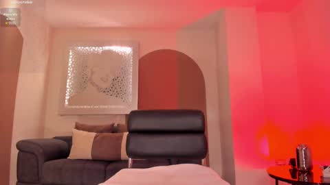 S a v a n n a h  online show from February 2025 10:21:02 PM