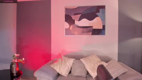 S a v a n n a h  online show from February 2025 01:07:01 PM