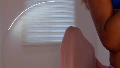 Savannahwildee online show from June 2026 12:25:01 PM