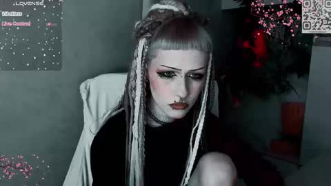 pronoun she. name Mary. age 21. online show from December 2025 05:44:02 PM