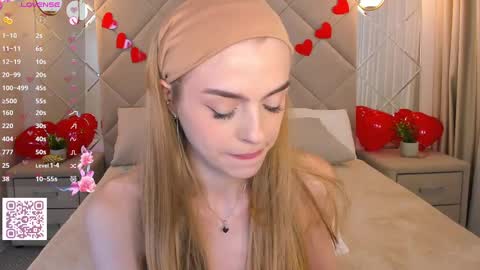 Snapshot of sayl0r_moon chatting on February 2025 04:01:01 AM Kira GMT 7 Mon Thu-Sun 0800am-0200pm online show from February 2025 04:01:01 AM