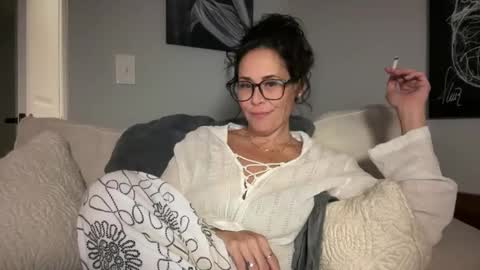 Good Girls Say Please...and Thank You online show from November 2025 04:13:02 AM