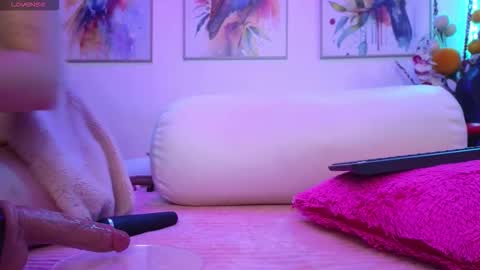 Scarlet online show from November 2025 11:42:02 AM