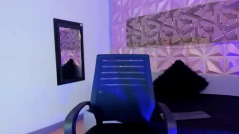 Scarlet  online show from October 2025 05:10:02 PM