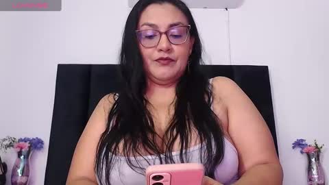 Scarlet Ray  online show from October 2025 11:33:02 AM