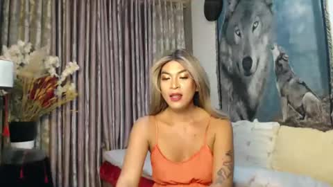 Snapshot of scarlet_ts69 chatting on January 2025 05:32:01 PM scarlet online show from January 2025 05:32:01 PM