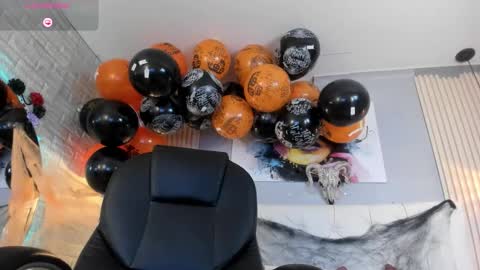 Snapshot of scarletbaker__ chatting on October 2025 03:30:02 PM Scarlet online show from October 2025 03:30:02 PM