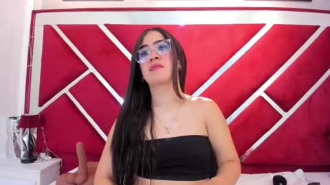 Snapshot of scarleth_fire chatting on February 2026 12:20:02 PM Scarleth online show from February 2026 12:20:02 PM