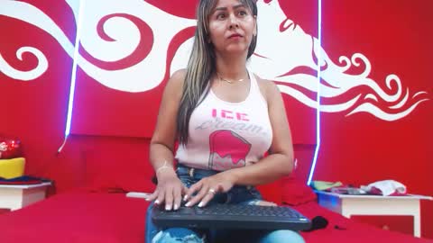 Scarleth online show from November 2025 02:50:02 PM