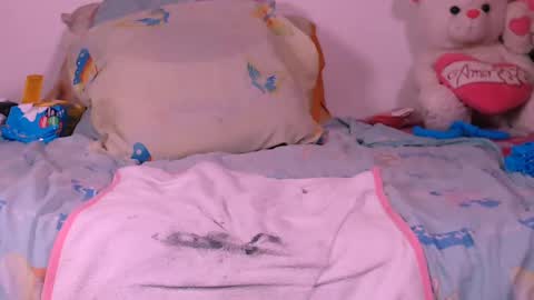 Snapshot of scarlethh_hott chatting on March 2025 03:49:01 PM scarlethh hott online show from March 2025 03:49:01 PM