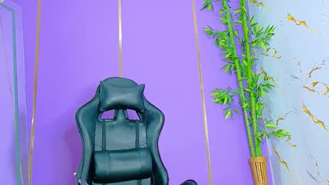 Denis online show from October 2025 09:01:01 PM