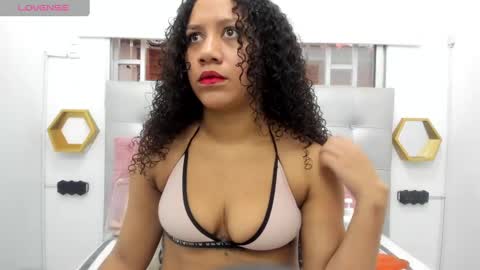 scarlett_fox20 online show from September 2025 11:14:01 AM