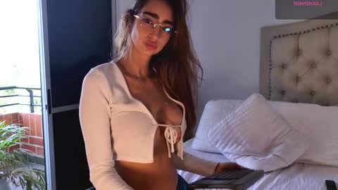 Snapshot of scarlett_grand chatting on September 2025 07:59:01 PM Scarlett Grand online show from September 2025 07:59:01 PM