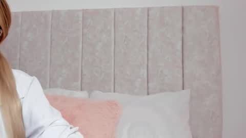 Scarlett Lee online show from December 2025 01:06:01 PM