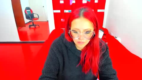 Snapshot of scarlett_red_11 chatting on May 2026 05:07:02 PM scarlett_red_11 online show from May 2026 05:07:02 PM