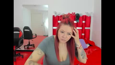 Snapshot of scarlett_red_11 chatting on May 2026 04:25:01 PM scarlett_red_11 online show from May 2026 04:25:01 PM