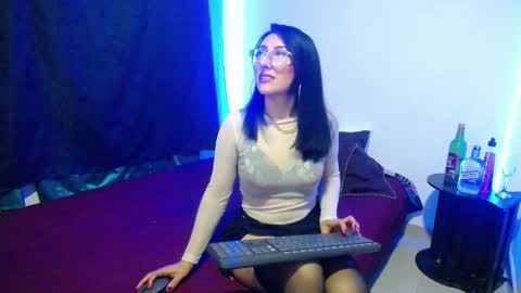 Snapshot of scarlette_32 chatting on March 2025 08:45:01 AM Scarlette online show from March 2025 08:45:01 AM