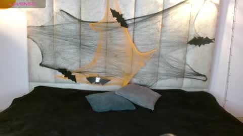 Snapshot of scarlettqueencs chatting on October 2025 05:37:02 AM Scarlett online show from October 2025 05:37:02 AM