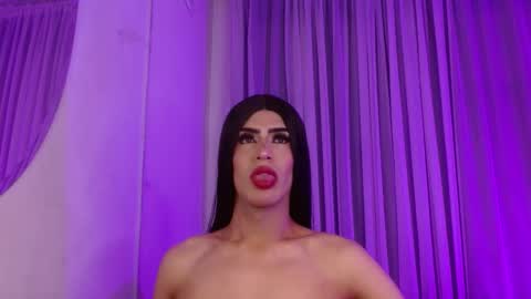 Snapshot of scarlettqueencs chatting on November 2025 03:53:02 AM Scarlett online show from November 2025 03:53:02 AM