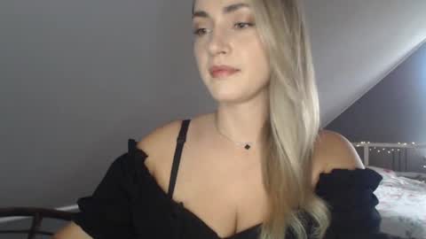 Snapshot of scarlettxblonde chatting on July 2026 06:27:01 AM ScarlettxBlonde online show from July 2026 06:27:01 AM