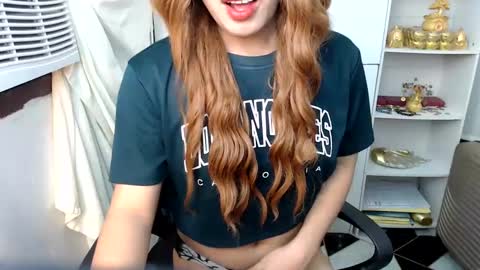 Snapshot of scarletxxxx chatting on December 2024 05:23:01 AM Queen Scarlet online show from December 2024 05:23:01 AM