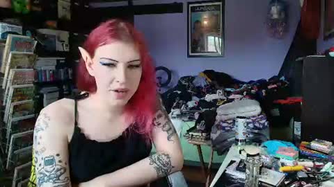 Snapshot of scary_sarah chatting on June 2026 06:34:01 PM Sarah Bones online show from June 2026 06:34:01 PM