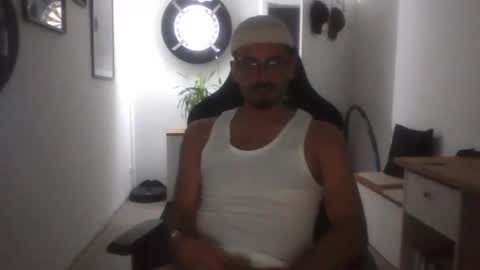 Snapshot of scheuwi45 chatting on October 2025 03:42:01 AM scheuwi45 online show from October 2025 03:42:01 AM
