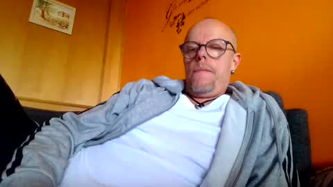 Snapshot of schmuhbaer1 chatting on October 2025 10:59:02 AM schmuhbaer1 online show from October 2025 10:59:02 AM