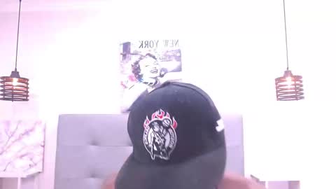 Snapshot of scottdamar chatting on October 2025 07:05:01 PM Damar online show from October 2025 07:05:01 PM