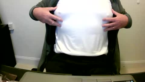 Snapshot of scotti30 chatting on December 2024 09:00:02 AM Scott online show from December 2024 09:00:02 AM