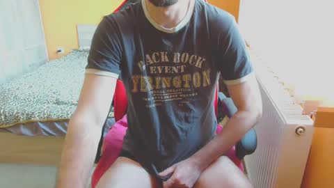 Snapshot of scotty_98 chatting on January 2025 12:57:02 PM scotty_98 online show from January 2025 12:57:02 PM