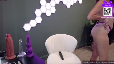 Scout has fun online show from October 2025 01:33:02 PM