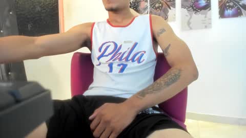 Snapshot of seanbigcock23 chatting on October 2025 01:13:01 AM seanbigcock23 online show from October 2025 01:13:01 AM