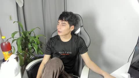 sebastian online show from April 2026 10:36:02 PM