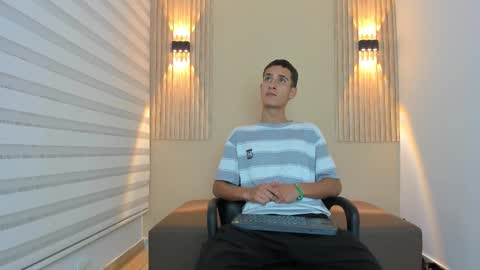 sebass_r online show from November 2025 07:21:01 PM