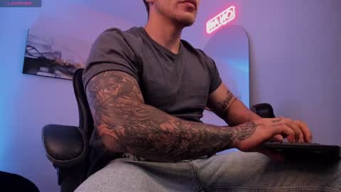 Snapshot of sebastianortizm chatting on January 2025 03:12:02 AM Lucian Sinclair online show from January 2025 03:12:02 AM