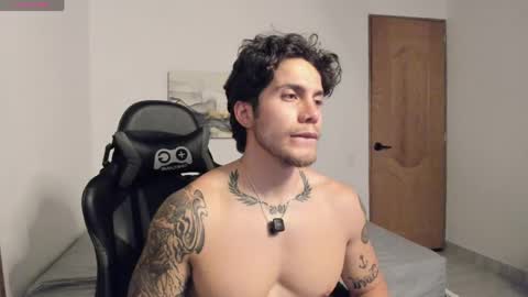 Snapshot of sebastianortizm chatting on May 2026 02:29:01 AM Lucian Sinclair online show from May 2026 02:29:01 AM
