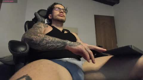 Snapshot of sebastianortizm chatting on May 2026 02:53:01 AM Lucian Sinclair online show from May 2026 02:53:01 AM