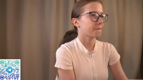 Snapshot of second_aid chatting on February 2025 02:09:02 AM Brenda online show from February 2025 02:09:02 AM