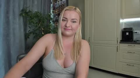 Snapshot of secr3tmistress chatting on March 2026 12:40:01 PM Ame online show from March 2026 12:40:01 PM