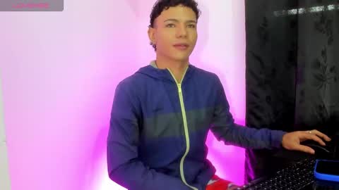 Snapshot of secret_justin chatting on November 2025 12:19:02 PM JUSTIN online show from November 2025 12:19:02 PM