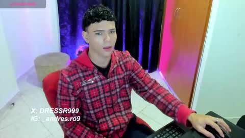 Snapshot of secret_justin chatting on December 2025 12:10:01 PM JUSTIN online show from December 2025 12:10:01 PM