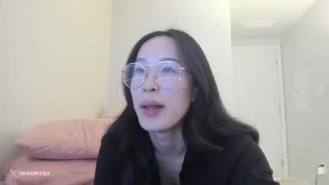 Snapshot of secretgirlfriendxo chatting on February 2025 02:06:02 AM Angela online show from February 2025 02:06:02 AM