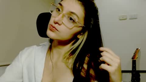Snapshot of secretprivatebunny chatting on December 2024 03:05:02 AM Maria online show from December 2024 03:05:02 AM