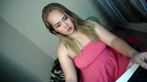 Snapshot of seductive_elvz chatting on October 2025 03:35:02 PM seductive_elvz online show from October 2025 03:35:02 PM