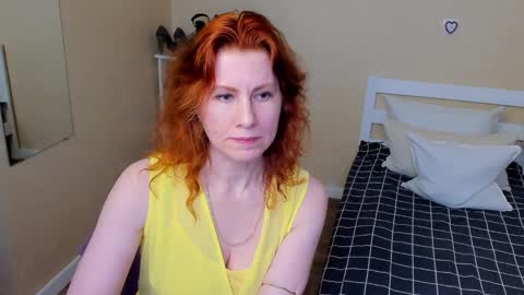 seductive_foxy_ online show from November 2025 04:45:02 AM