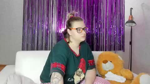 seductive_she_wolf online show from February 2025 09:15:02 PM