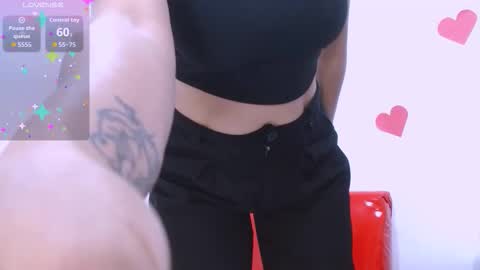 Estefany online show from November 2025 01:10:02 PM