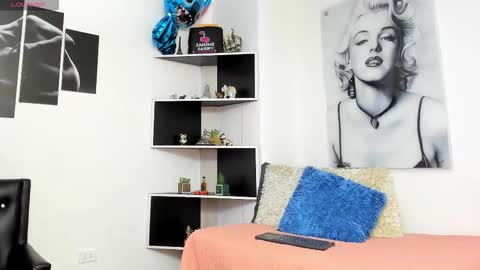 seelena_f online show from November 2025 10:36:02 AM