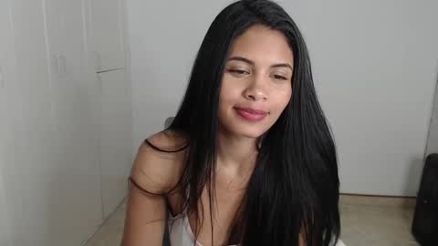 Snapshot of seleena__ chatting on February 2025 05:48:02 AM seleena__ online show from February 2025 05:48:02 AM